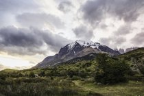 Snow capped mountain landscape, Torres del Paine National Park, Chile — Stock Photo