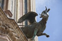 Gargoyle sur façade, Cathédrale d'Orvieto, Orvieto, Italie — Photo de stock