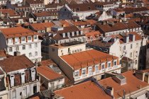 Вид с воздуха на крыши Лиссабона, Португалия — стоковое фото