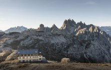 Building, Dolomites near Cortina d'Ampezzo, Veneto, Italy — Stock Photo