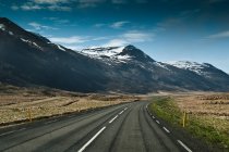 Дорога из Акурейри в Вармалид, Исландия — стоковое фото