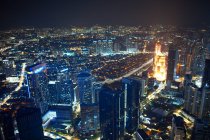 Cityscape, iluminado à noite, vista de alto ângulo, Kuala Lumpur, Malásia — Fotografia de Stock