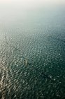 Parque eólico en alta mar, Domburg, Zelanda, Países Bajos - foto de stock
