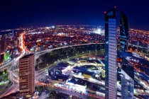 Vue aérienne de la ville du Koweït la nuit — Photo de stock