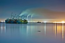 Bargen im Stadthafen — Stockfoto