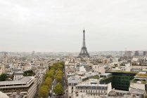Paysage urbain de Paris avec Tour Eiffel, France — Photo de stock