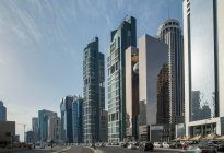 Rascacielos del centro de Doha, Qatar - foto de stock