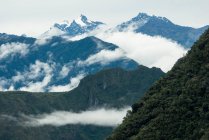 Blick auf die Berge südwestlich von Machu Picchu, das Heilige Tal, Peru, Südamerika — Stockfoto