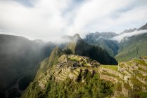 Vista lejana de Machu Picchu, Valle Sagrado, Perú, América del Sur - foto de stock