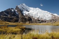 Geleira e lago, Ausangate, Cordilheira Willkanuta, Andes, Peru — Fotografia de Stock