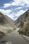 Río y valle de Spiti, Kalpa, Himachal Pradesh, India, Asia - foto de stock