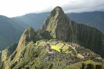 View of Huayna Picchu at Machu Picchu, Sacred Valley, Peru, South America — Stock Photo