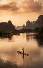 Fischer am Fluss in Yangshuo, Provinz Guangxi, China — Stockfoto