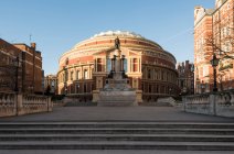 Экстерьер Royal Albert Hall, Лондон, Англия — стоковое фото