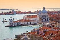 Vue panoramique de Santa Maria della Salute, Venise, Vénétie, Italie — Photo de stock
