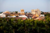 Vista de tejados y horizonte, Cartagena, Colombia, América del Sur - foto de stock