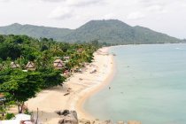 Vista ad alto angolo di spiaggia e mare, Koh Samui, Thailandia — Foto stock