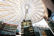 Центральна скляна стеля форуму Sony Centre, Potsdamer Platz, Berlin — стокове фото