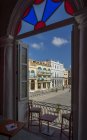 Колониальная архитектура на площади Вьеха с балкона отеля, Гавана, — стоковое фото