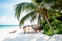 Sun loungers on beach, Tulum, Riviera Maya, Mexico — Stock Photo