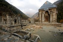 Ruinas del Templo de Naranag, Valle de Naranag, Gandarbat, Jammu & Kash - foto de stock