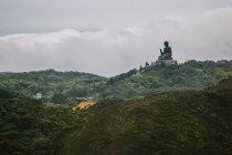 Erhöhte Ansicht des Tian Tan Buddha, Insel Lantau, Hongkong, China — Stockfoto