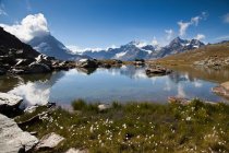 Lago, Matterhorn, Alpes suizos, Suiza - foto de stock