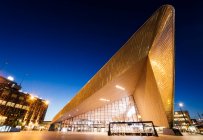 Exterior of Rotterdam Central Station at dusk, Rotterdam, Netherlands — Stock Photo