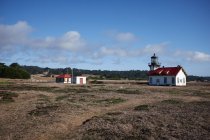 Traditioneller Leuchtturm an der Küste, Kalifornien, USA — Stockfoto