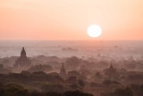 Vista panoramica di Bagan al tramonto, Regione di Mandalay, Myanmar — Foto stock