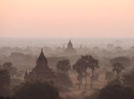 Vista panoramica di Bagan al tramonto, Regione di Mandalay, Myanmar — Foto stock