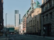 Ruas do centro da cidade deserta em Manchester durante o período de confinamento na pandemia do Coronavirus. — Fotografia de Stock