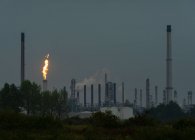 Flaring in a petrochemical refinery, Moerdijk, Noord-Brabant, Th — Stock Photo