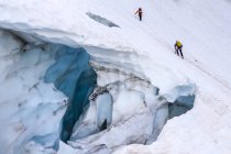 Bergsteiger auf der Tantalus Traverse, einer klassischen alpinen Querung in der Nähe von — Stockfoto