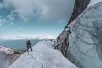 Escalade sur Tantalus Traverse, une traversée alpine classique près de — Photo de stock