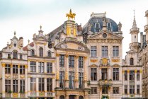 Belgium, Brussels, City of Brussels, Facades of old town townhouses — Stock Photo