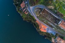 Portugal, Oporto, Vista aérea del paisaje urbano y del río Duero - foto de stock
