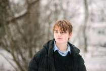 Kanada, Ontario, Porträt eines Jungen im Winter im Freien — Stockfoto