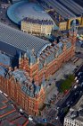 Regno Unito, Londra, Veduta aerea delle stazioni ferroviarie di St Pancras e Kings Cross — Foto stock
