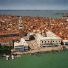 Italia, Venecia, Vista aérea de la Plaza de San Marcos - foto de stock