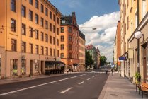 Швеція, Стокгольм, Содермалм, вулиця Ренстінаса з відомими пабами — стокове фото