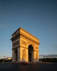 Francia, Parigi, Arco di Trionfo al tramonto — Foto stock