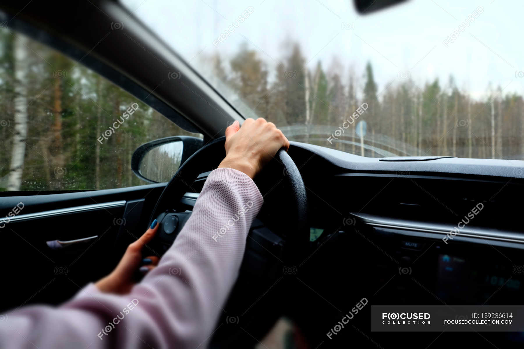 Left hand drive. Voyah седан. Унификация авто. Voyah passion тест драйв. Left handed Drive right handed Drive image.