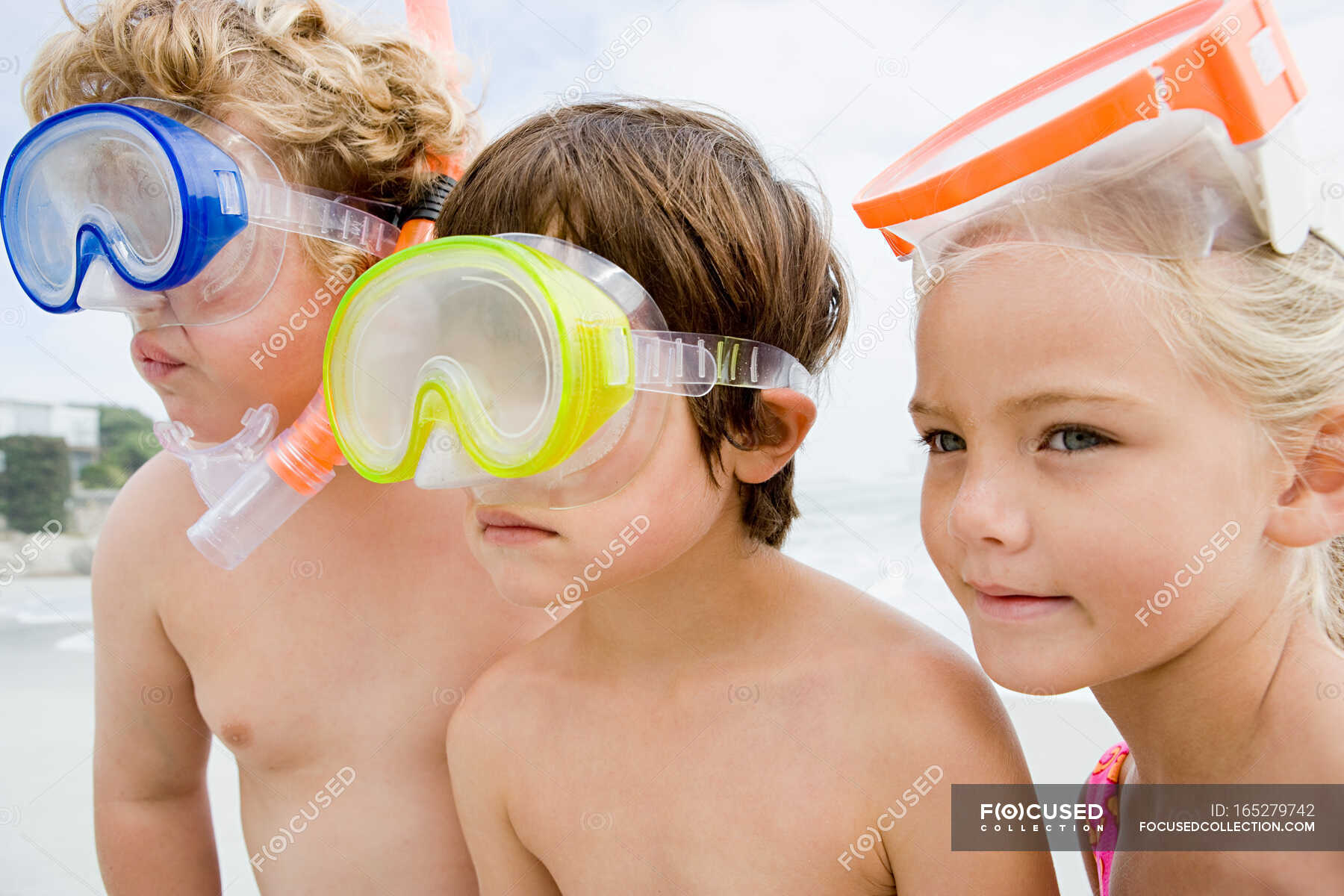 Kids wearing diving masks — brother, caucasian Stock Photo 165279742