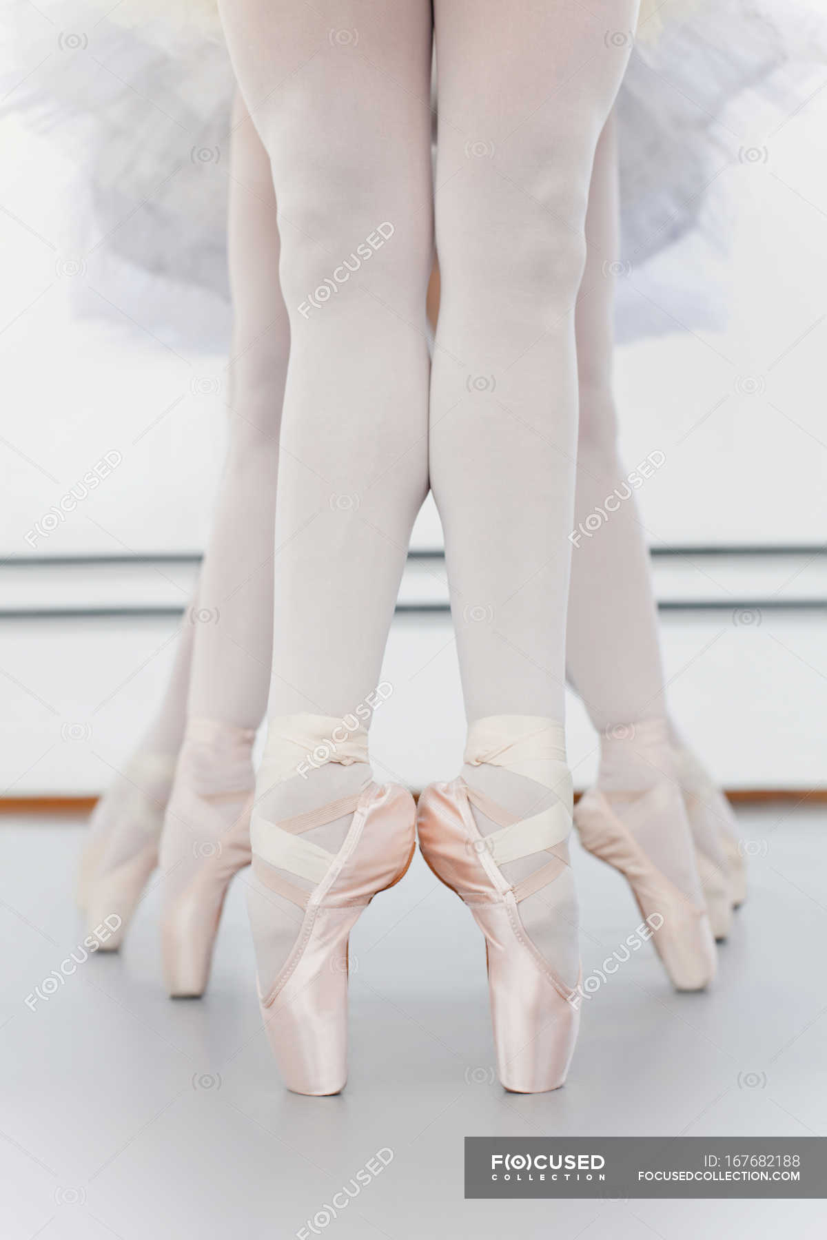 ballerina feet in pointe shoes