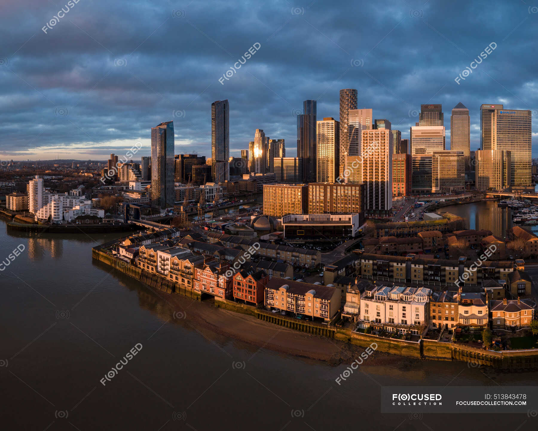 UK, London, Aerial view of Canary Wharf at dawn — skyscrapers, water ...