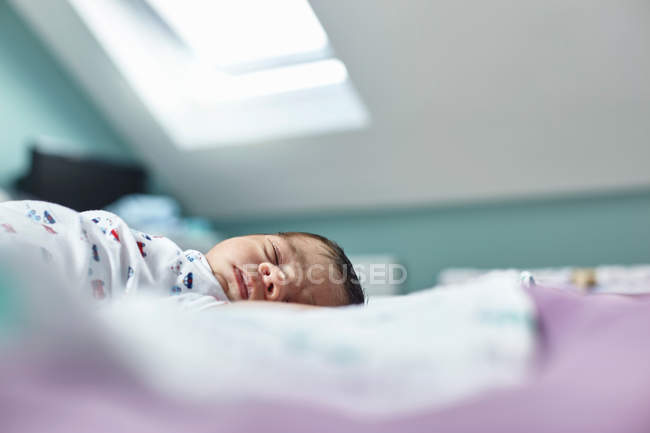 Newborn baby boy sleeping — Stock Photo