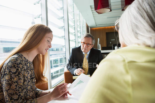 Business colleagues having meeting — Stock Photo