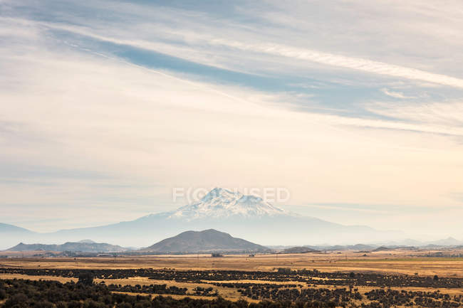 Vista panorámica del monte Shasta - foto de stock