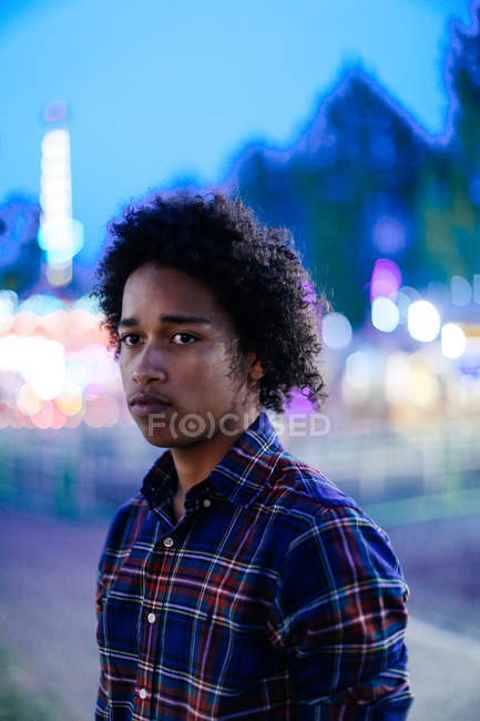 Portrait de garçon adolescent — Photo de stock